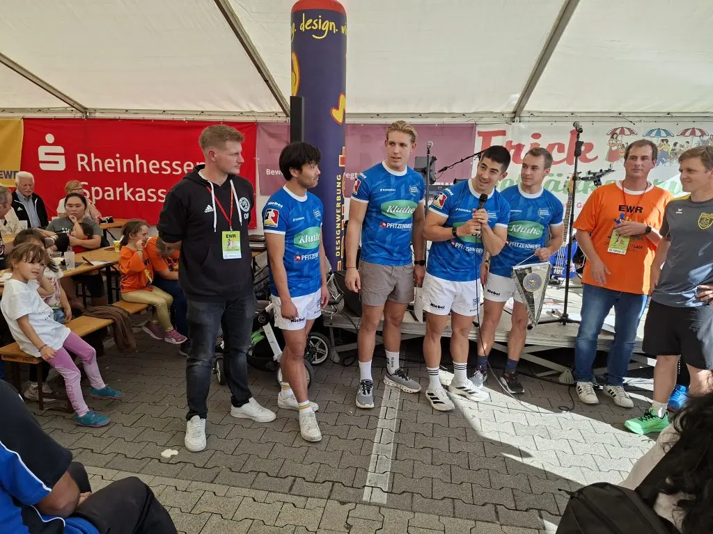 die SCN-Staffel bei der Siegerehrung, v. l.: Brockmann, Kato, Sengewitz, Becker und Lieb.